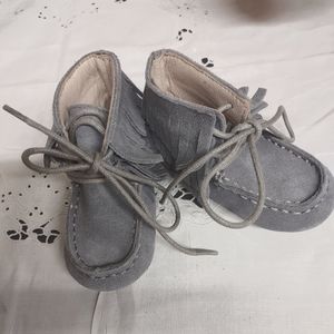 Baby Moccasins Size 4